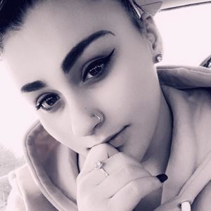 Meet your Posher, Shana